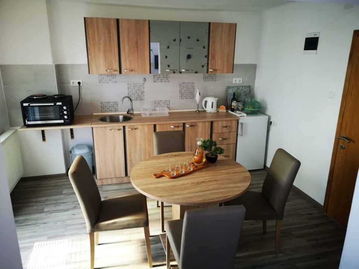 Apartman Borna Otocac Exterior photo